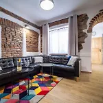 Apartmanovy Dum Jenik בית נופש