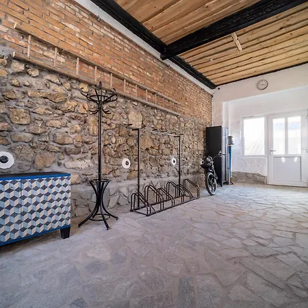 Apartmanovy Dum Jenik