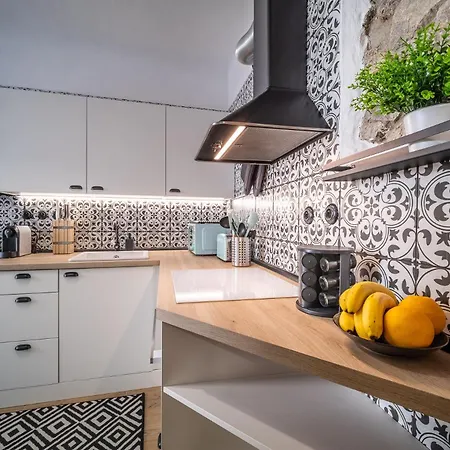Apartmanovy Dum Jenik