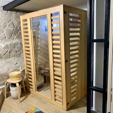 Apartmanovy Dum Jenik *