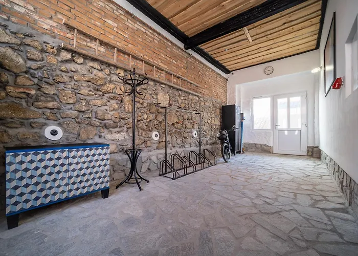 Apartmanovy Dum Jenik