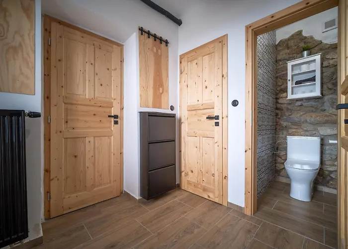 Apartmanovy Dum Jenik *